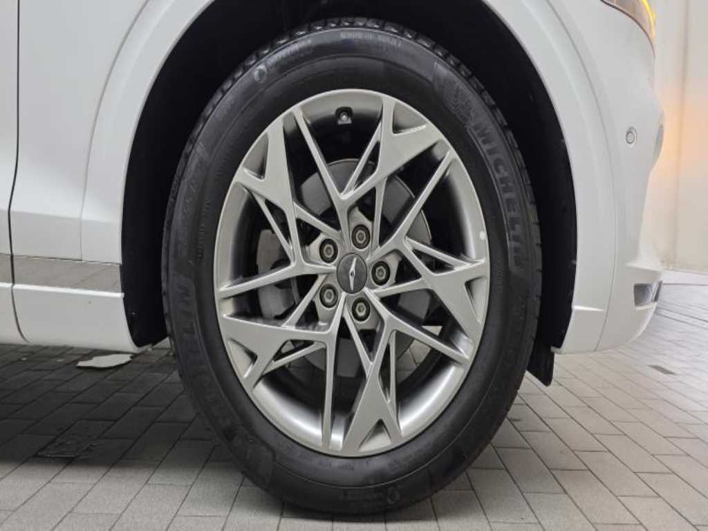 Genesis GV70 - Vista 5