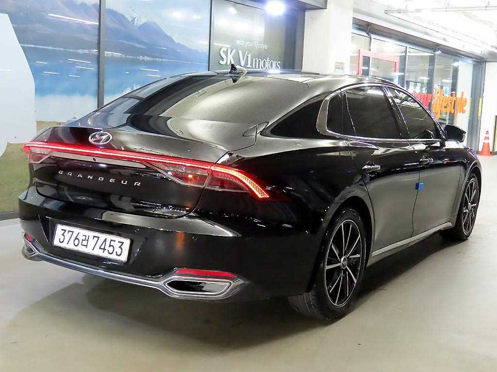 HYUNDAI Grandeur - Vista 4