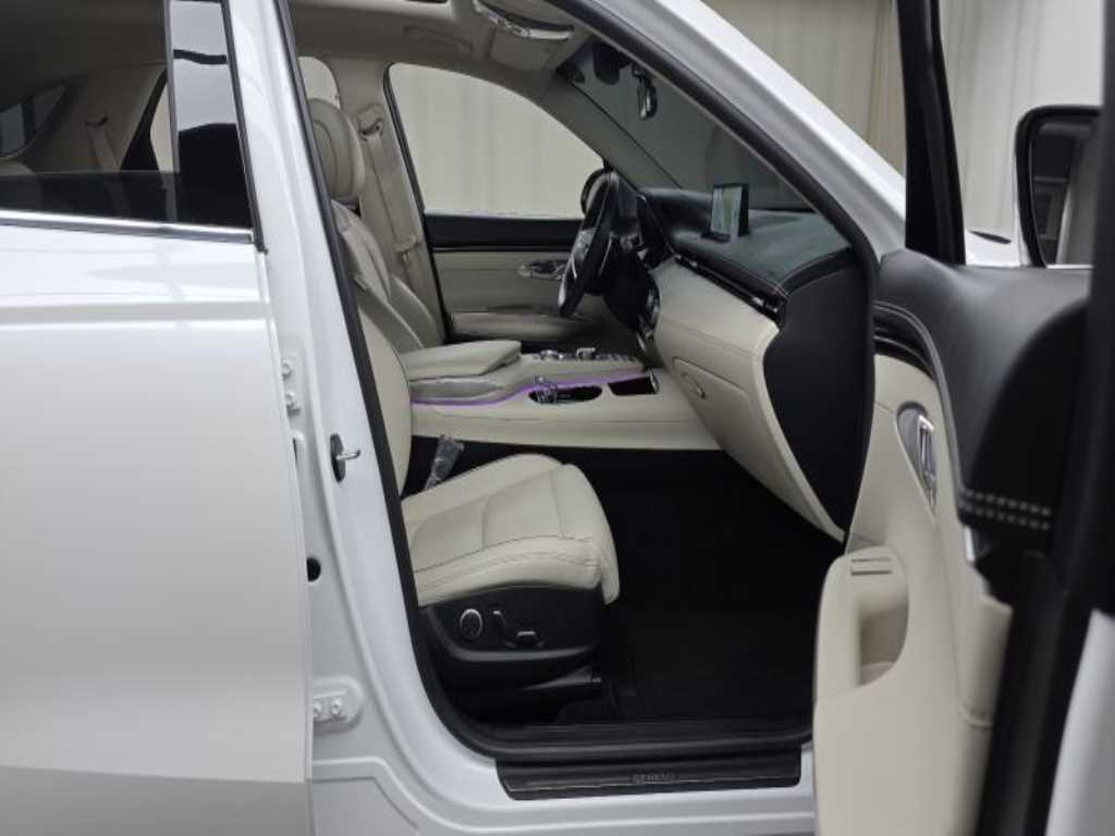 Genesis GV70 - Vista 11