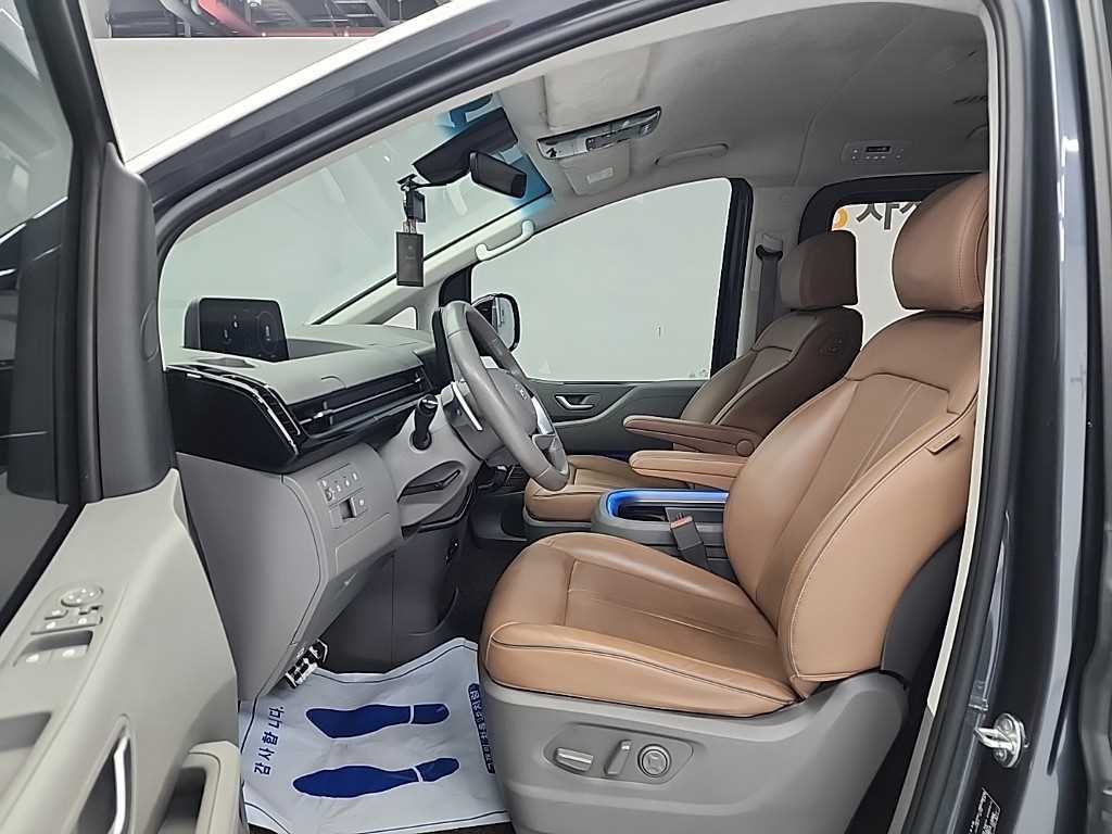 HYUNDAI Staria - Vista 11