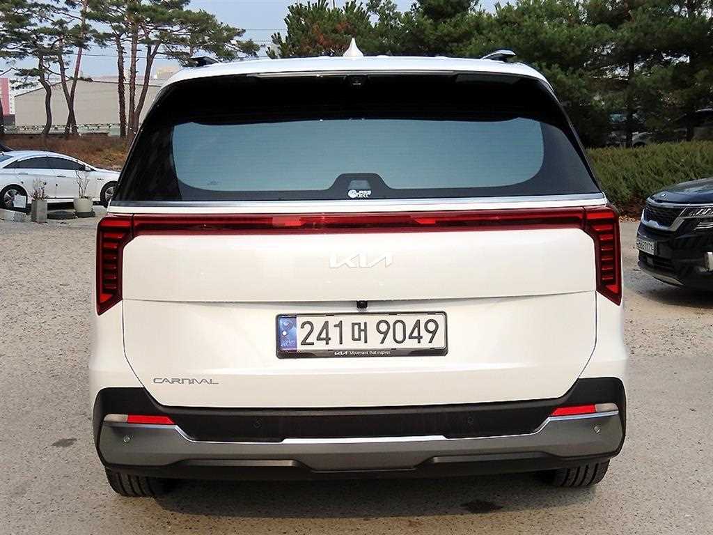 KIA Carnival - Vista 4