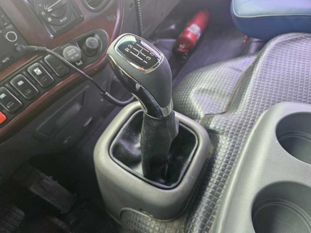 medium and large bus Hyundai bus - Vista 10