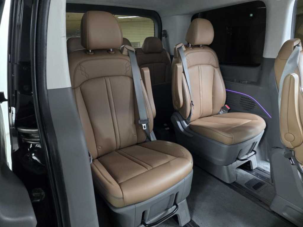 HYUNDAI Staria - Vista 9