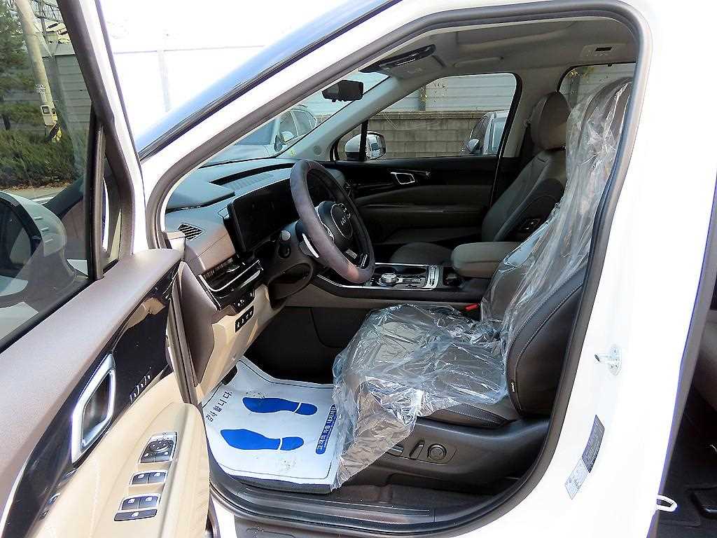 KIA Carnival - Vista 5