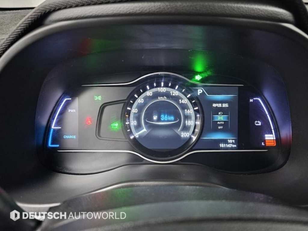 HYUNDAI Kona - Vista 8