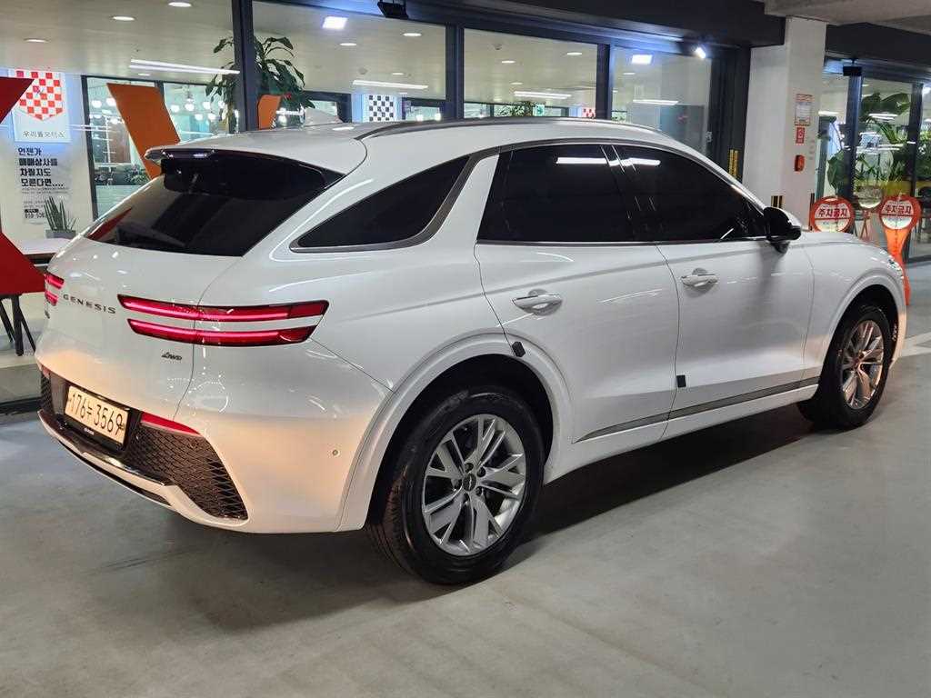 Genesis GV70 - Vista 4