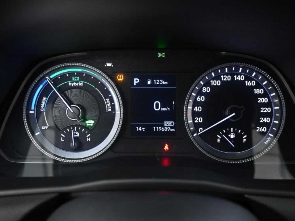 HYUNDAI Sonata - Vista 8