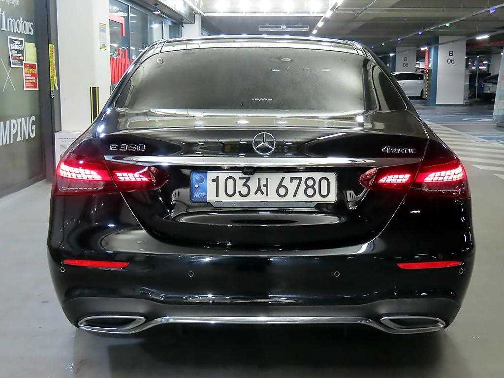 Mercedes Benz E class - Vista 5