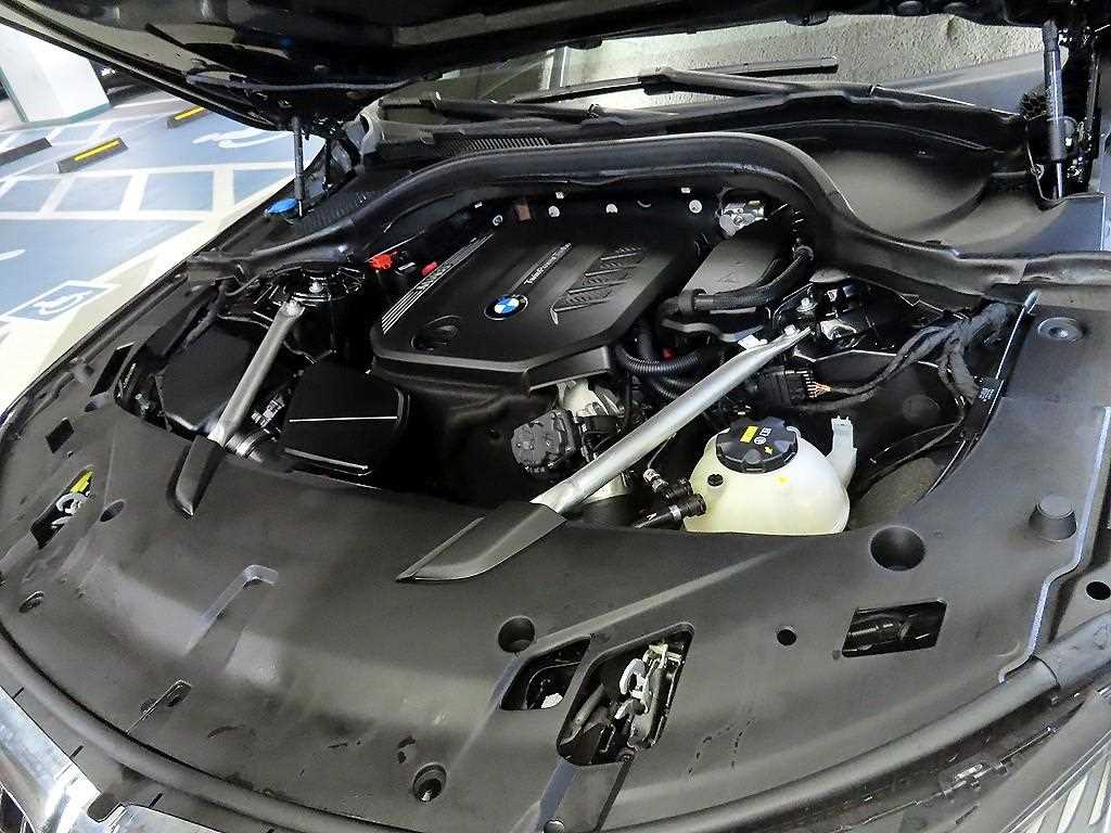 BMW Gran Turismo 2023 Negro - Importación desde Corea - HF Imports Iquique - Foto 19