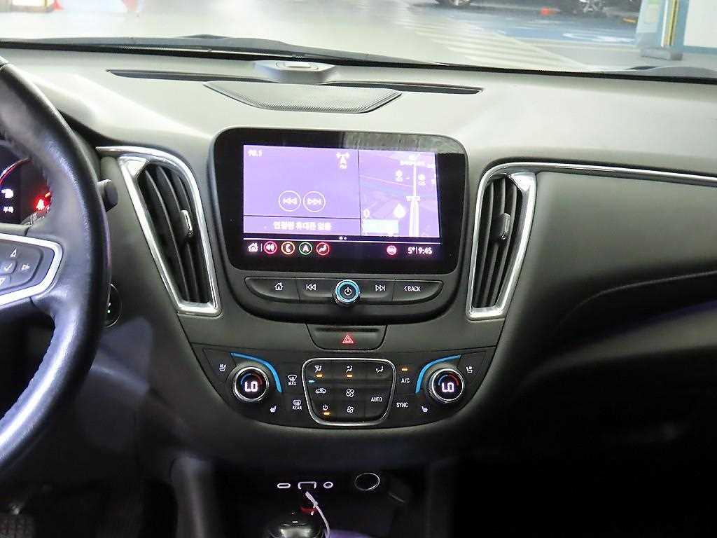 Chevrolet Malibu - Vista 11