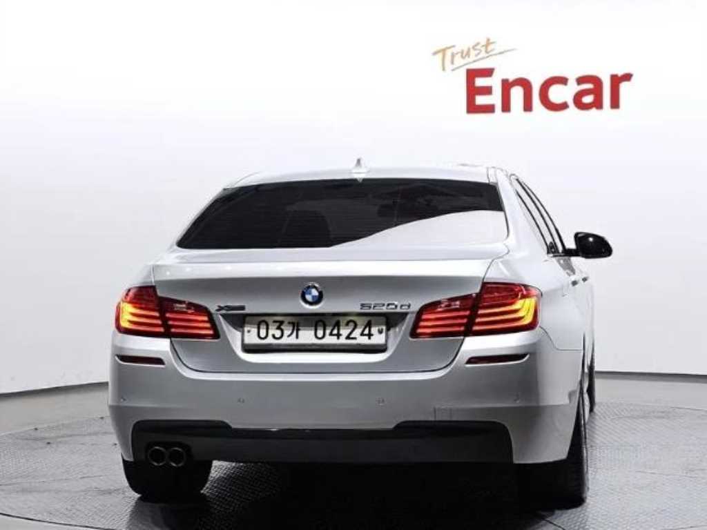 BMW 5 Series - Vista 4