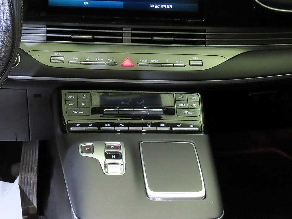 HYUNDAI Grandeur - Vista 12