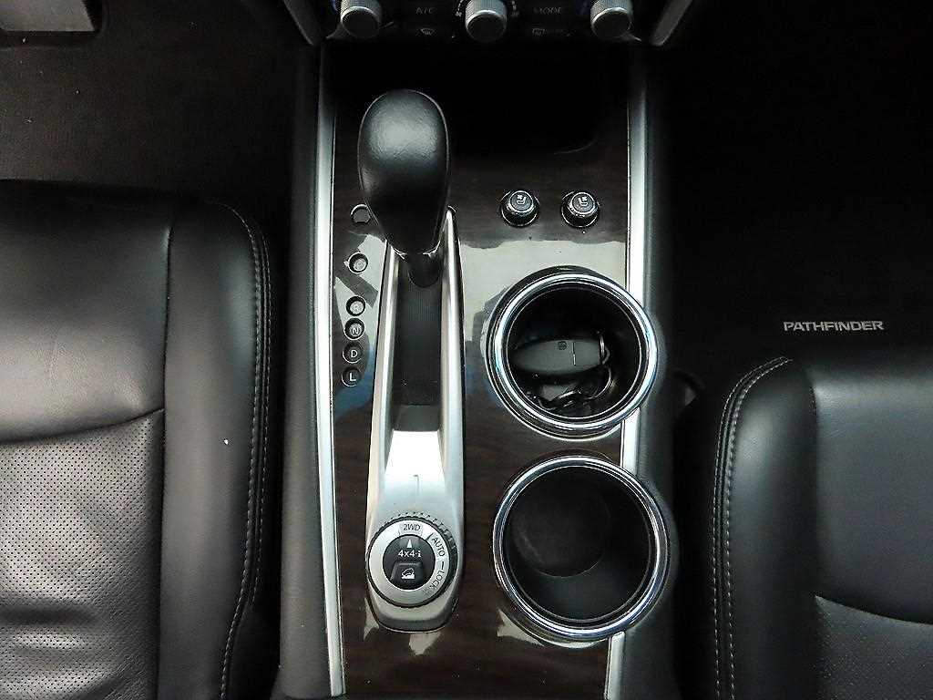 Nissan Pathfinder - Vista 10