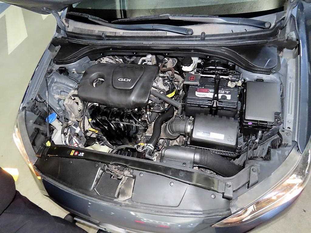 HYUNDAI Avante 2016 Gris - Importación desde Corea - HF Imports Iquique - Foto 18