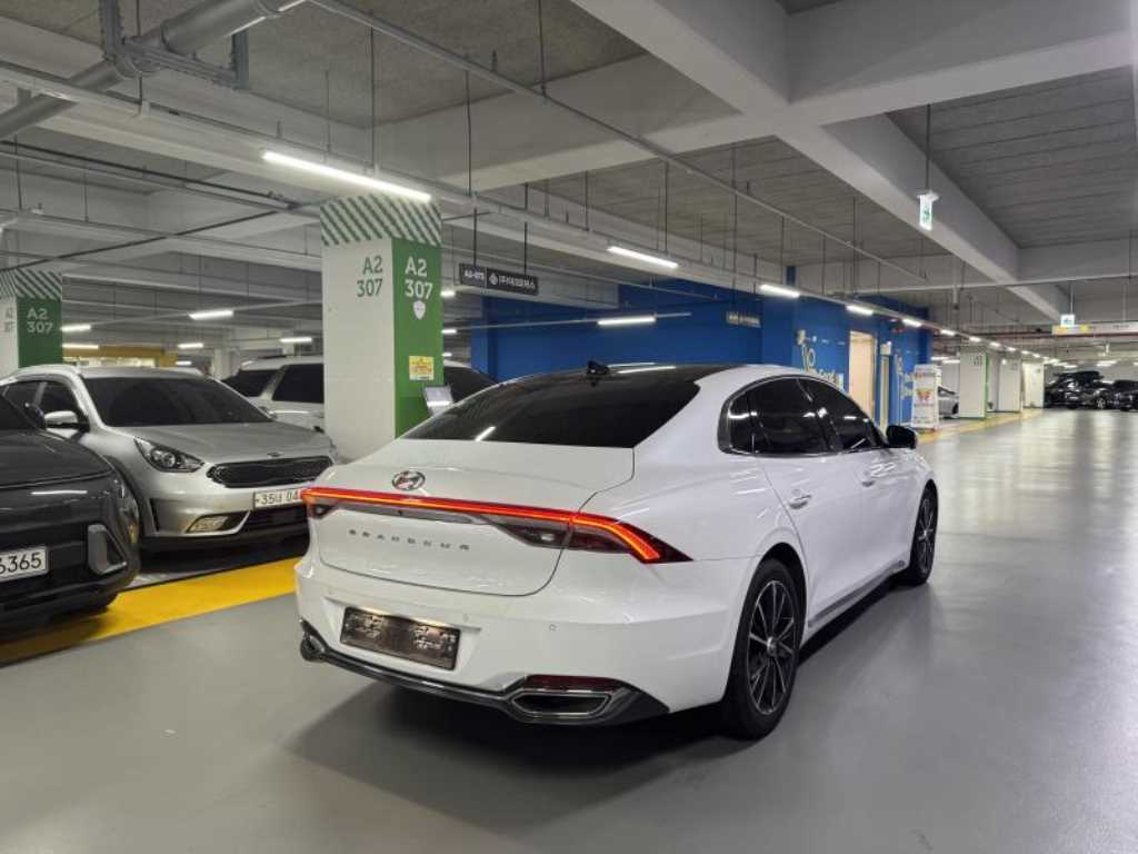 HYUNDAI Grandeur - Vista 5