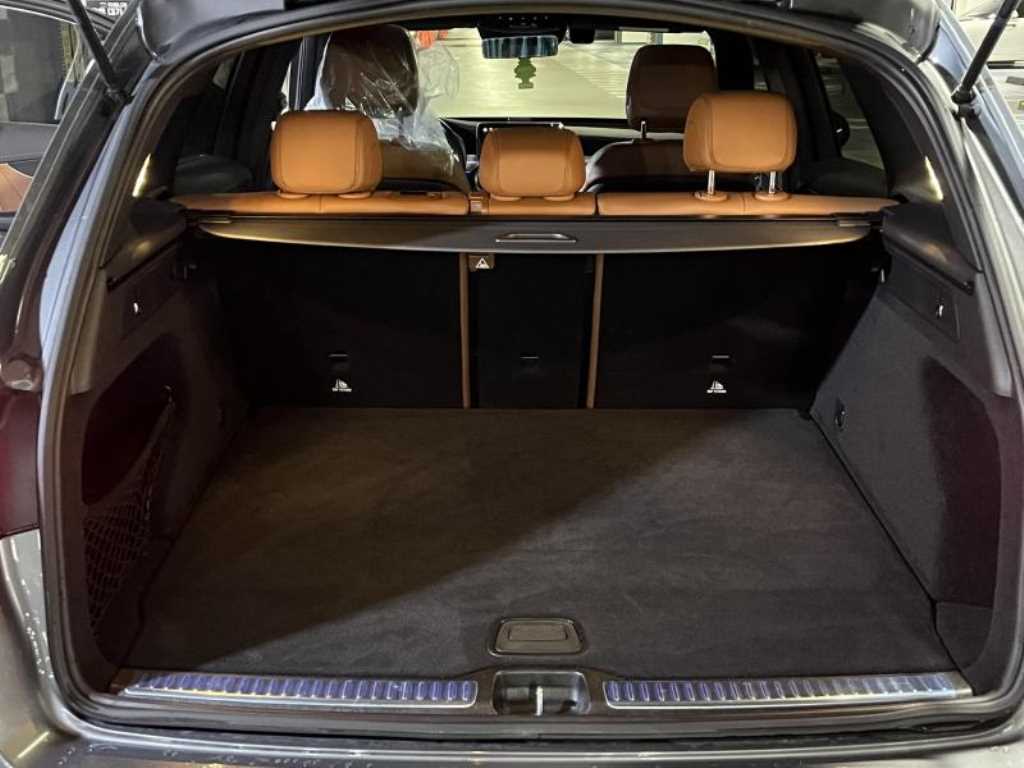 Mercedes Benz GLC Class - Vista 6