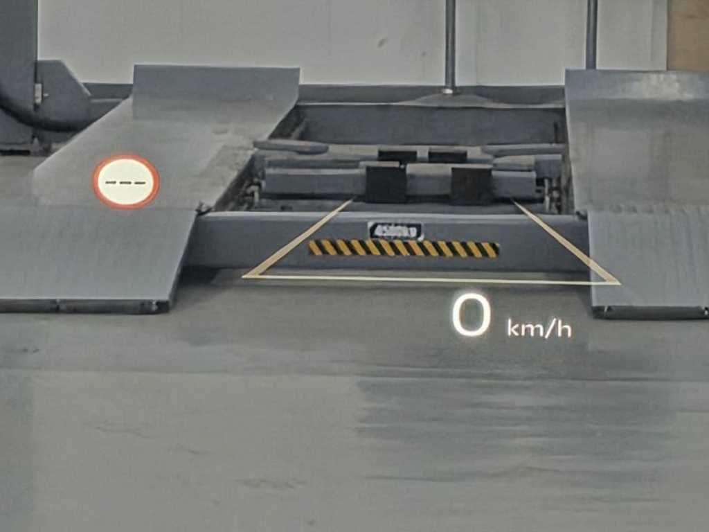 KIA Carnival - Vista 8