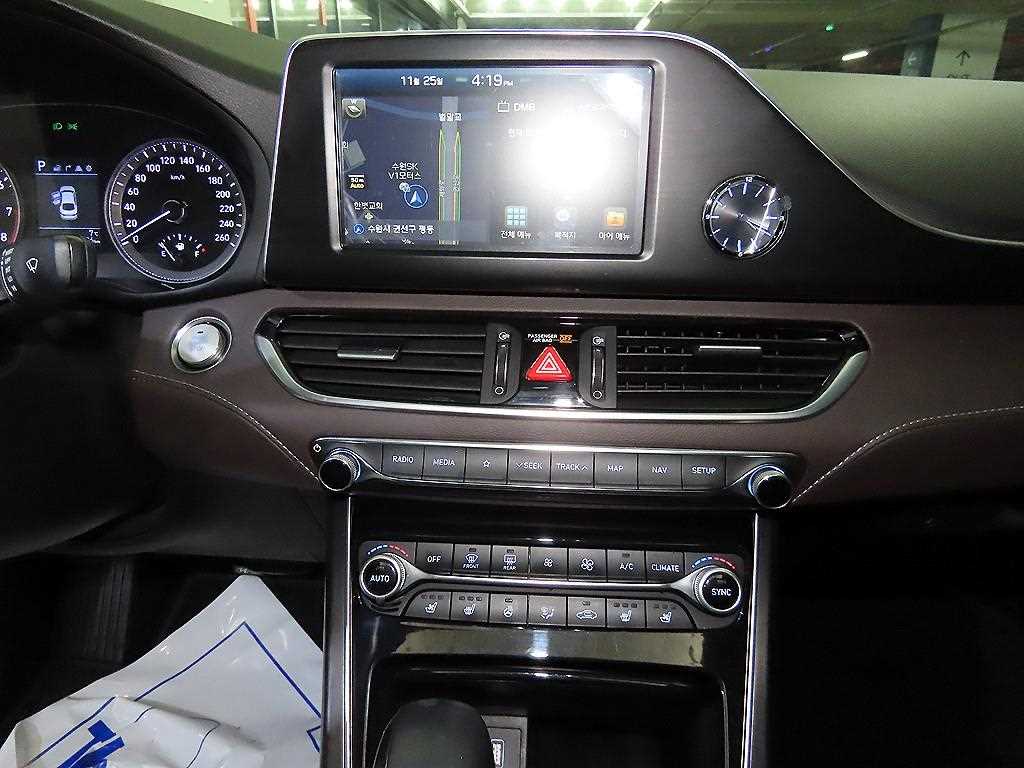 HYUNDAI Grandeur - Vista 11