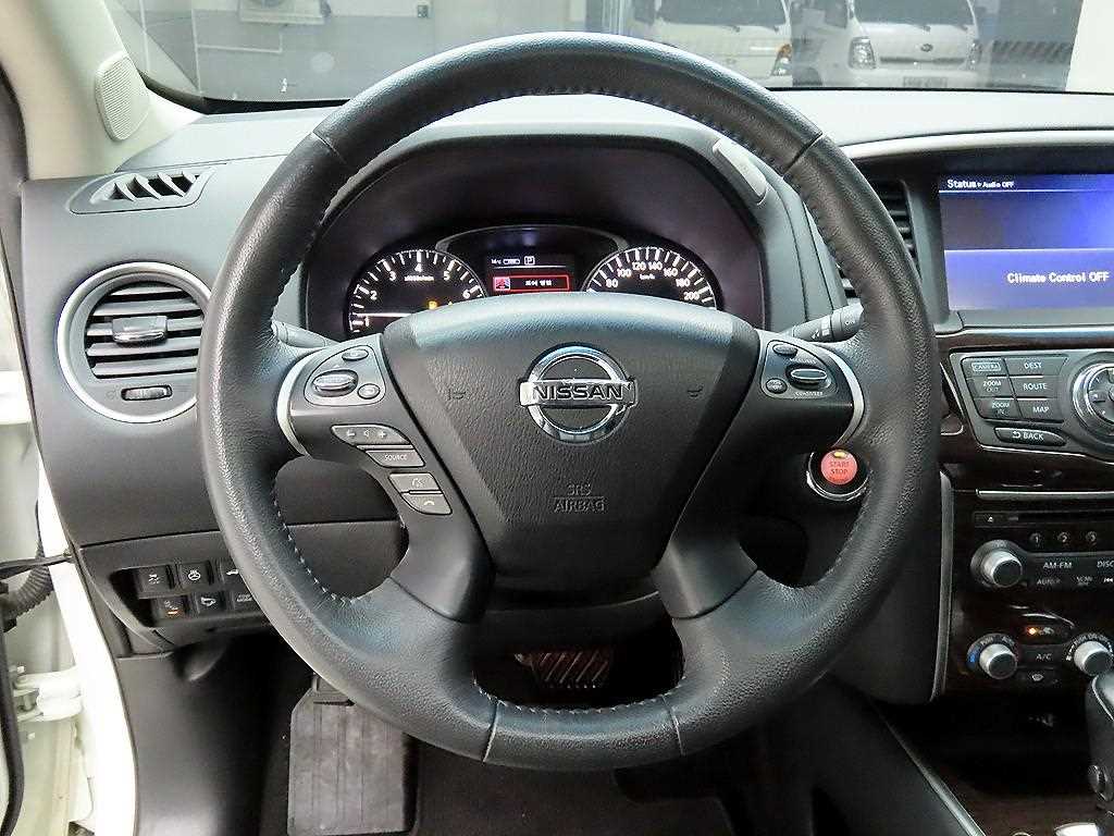 Nissan Pathfinder - Vista 7