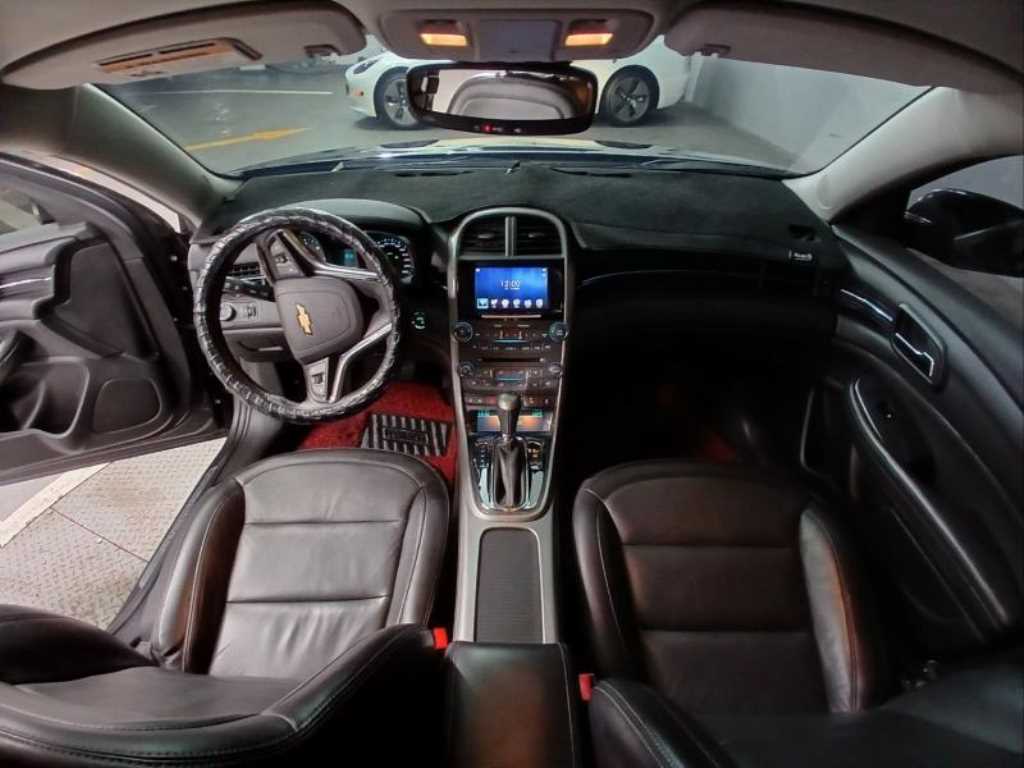 Chevrolet Malibu - Vista 6