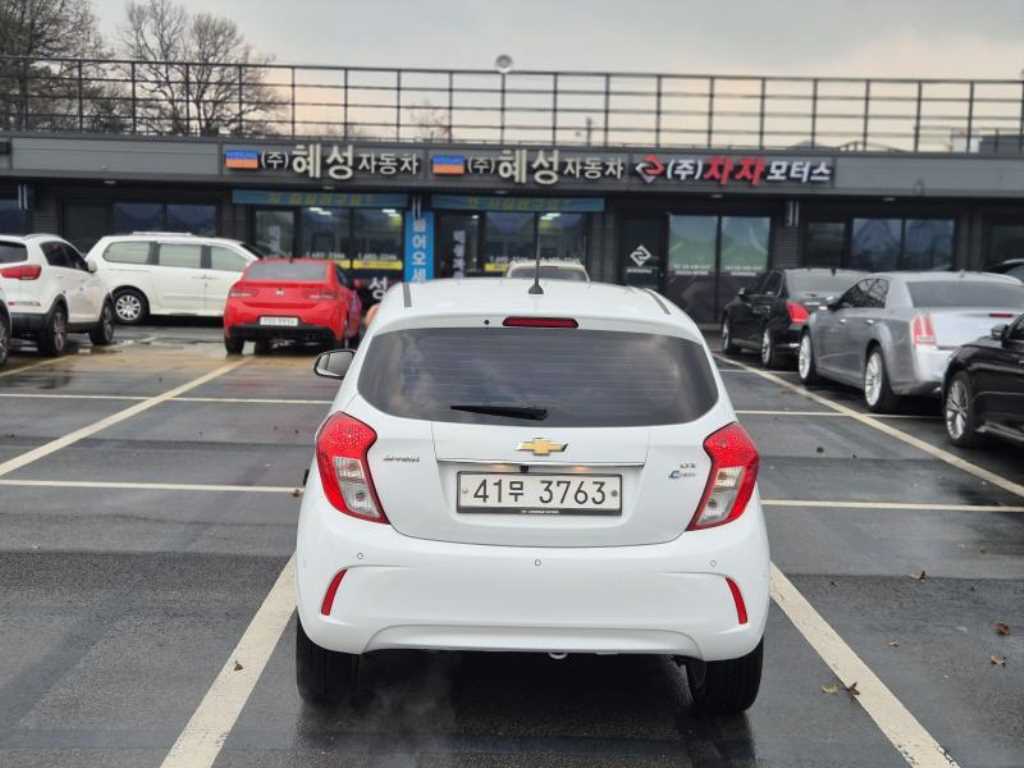 Chevrolet Spark - Vista 5