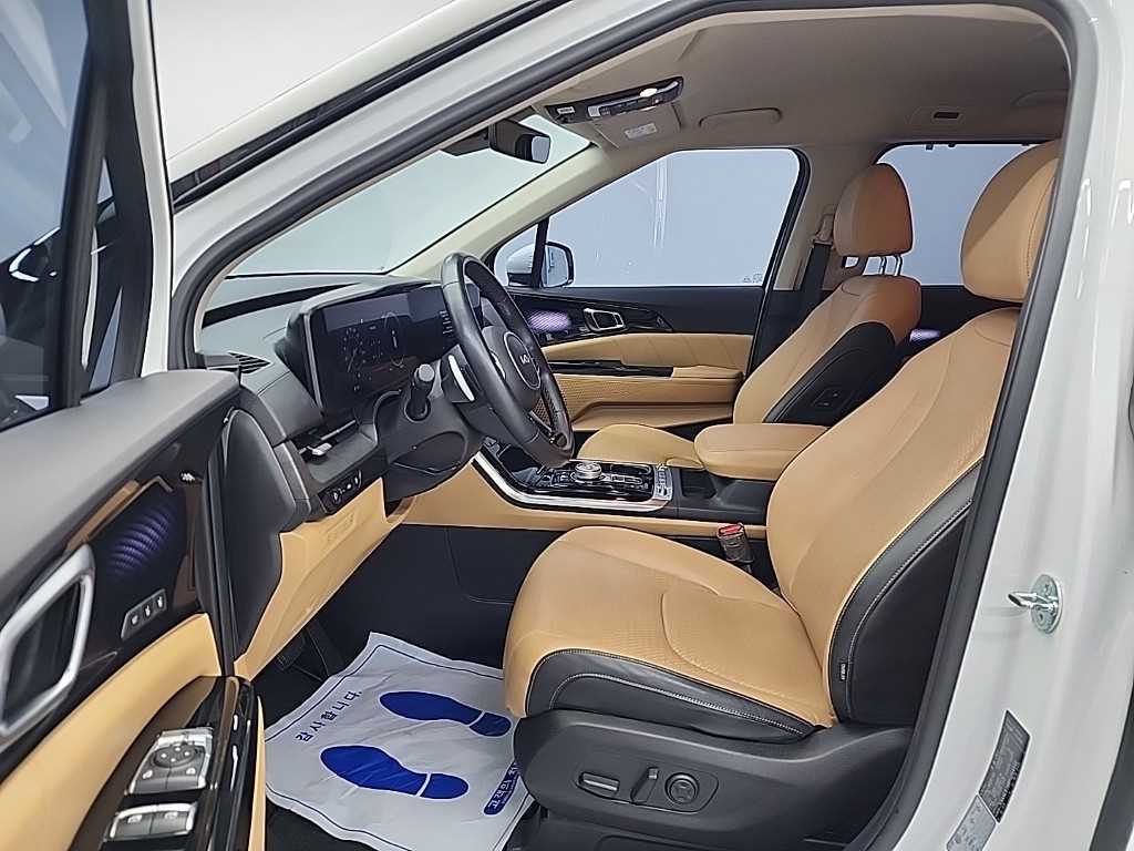 KIA Carnival - Vista 11