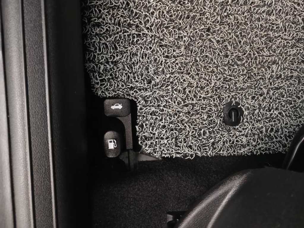 HYUNDAI Avante - Vista 11