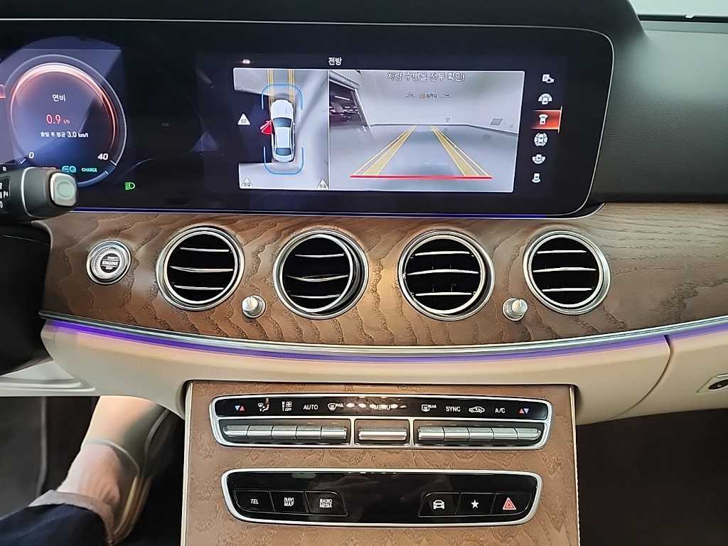 Mercedes Benz E class - Vista 10