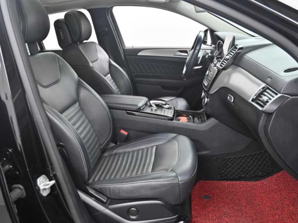 Mercedes Benz GLE Class - Vista 10