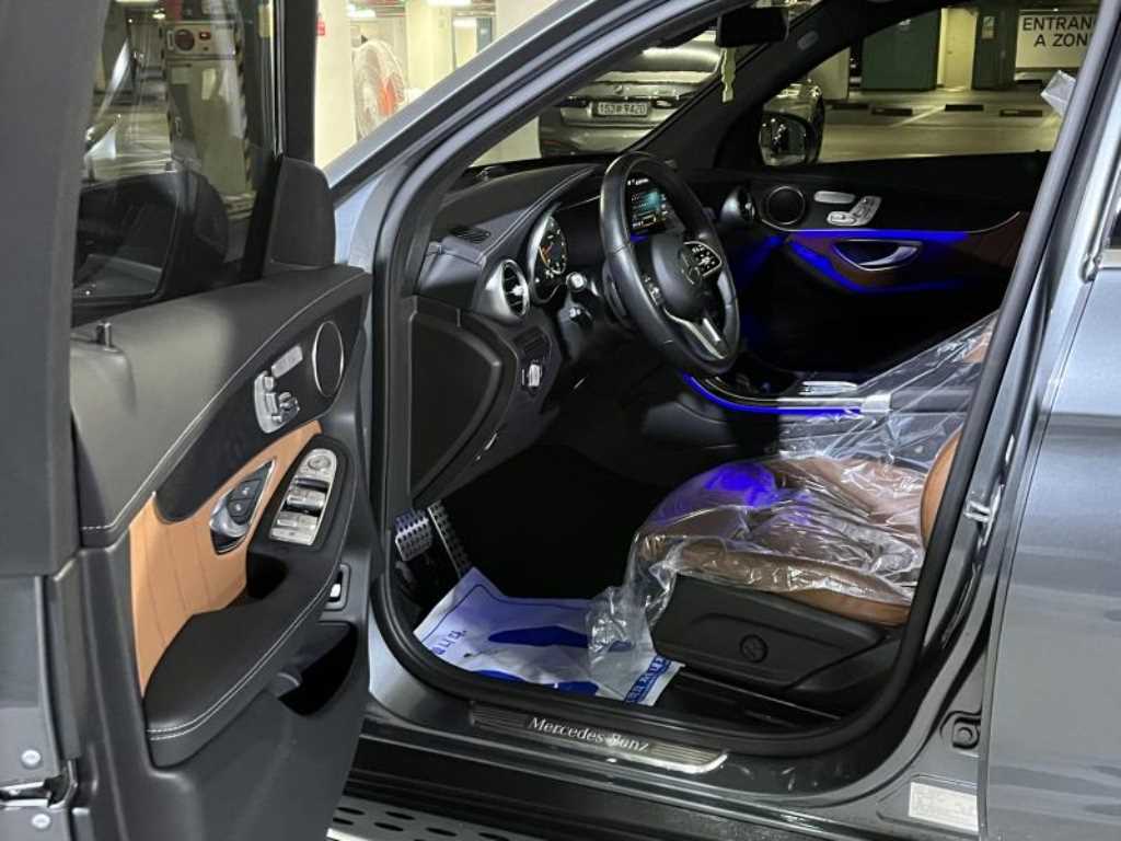 Mercedes Benz GLC Class - Vista 11