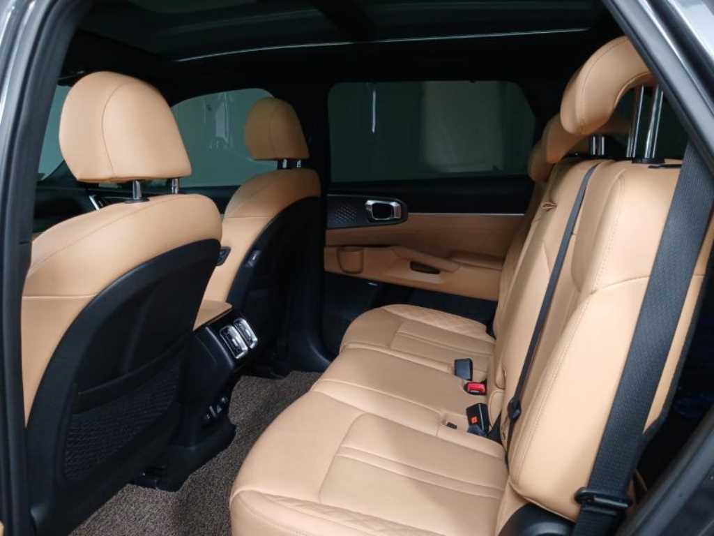 KIA Sorento - Vista 8