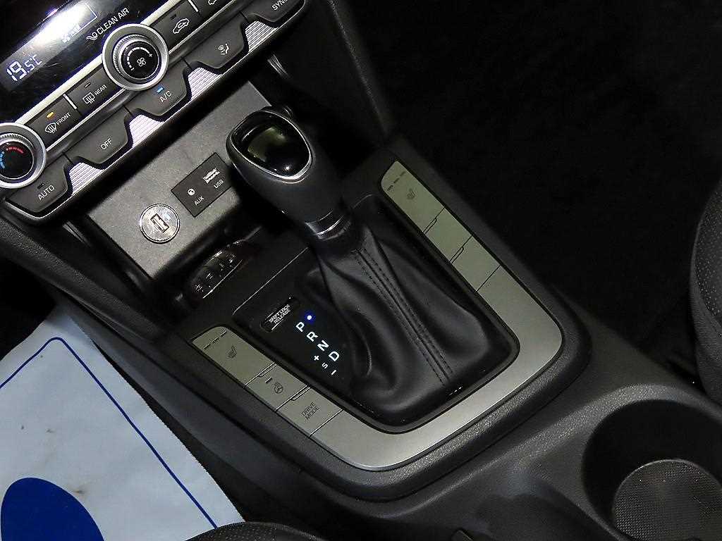 HYUNDAI Avante - Vista 12