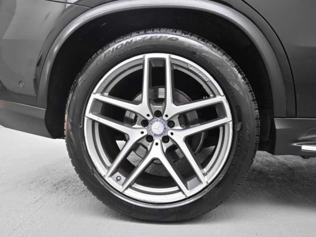 Mercedes Benz GLE Class - Vista 5