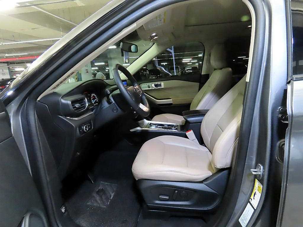 Ford Explorer - Vista 6