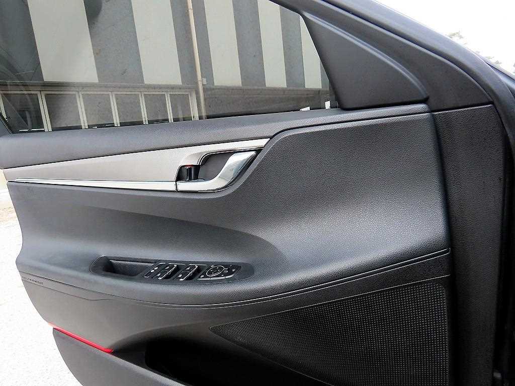 HYUNDAI Grandeur - Vista 10