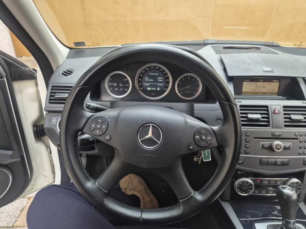 Mercedes Benz C Class - Vista 9