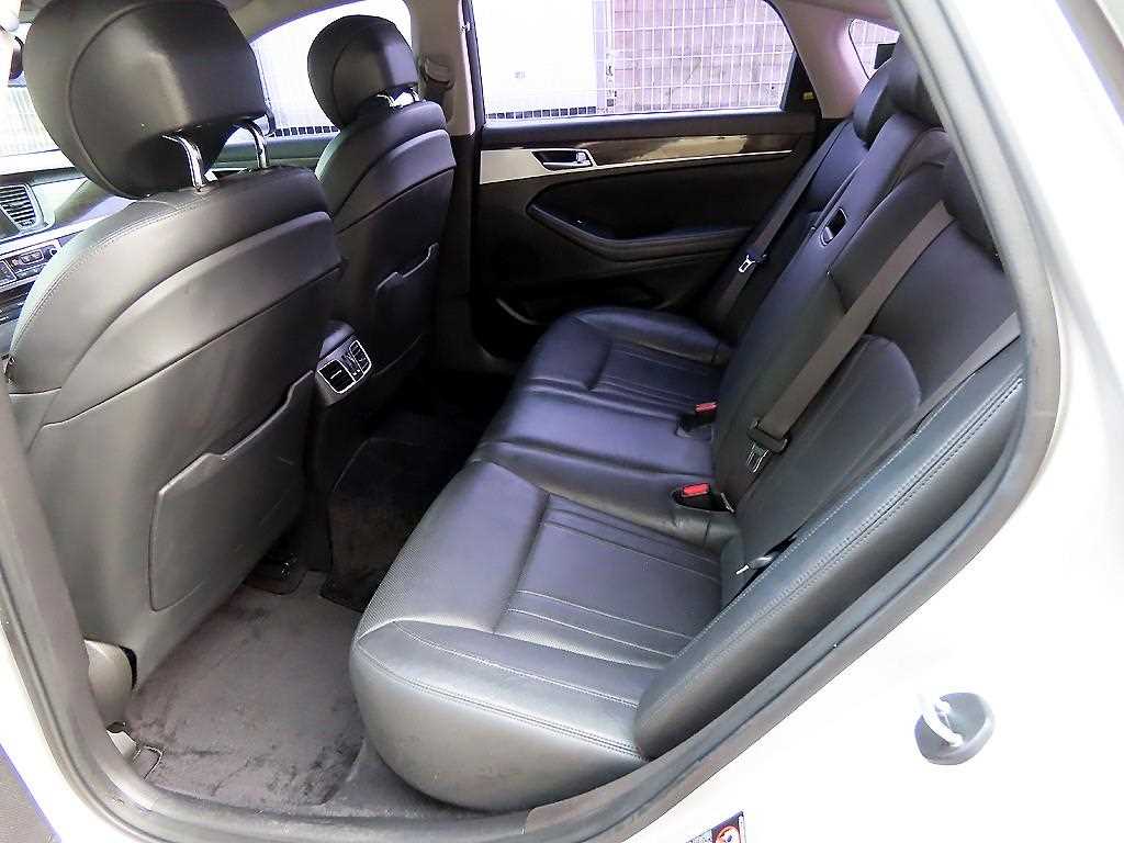 Genesis G80 - Vista 6