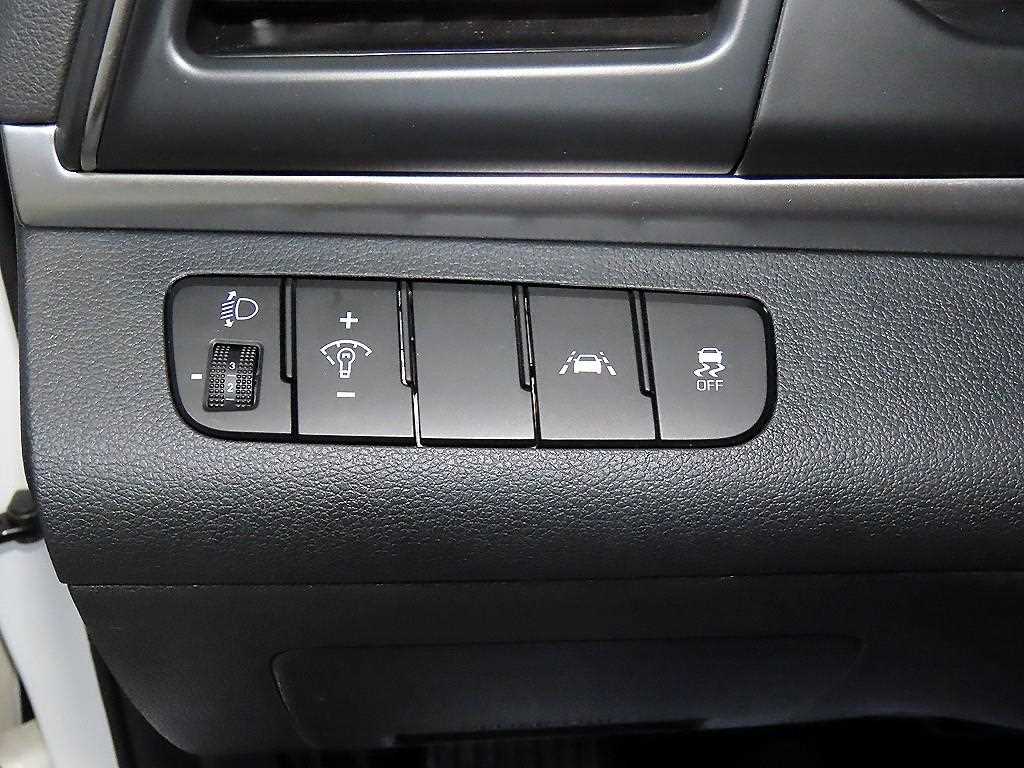 HYUNDAI Avante 2020 Blanco - Importación desde Corea - HF Imports Iquique - Foto 14