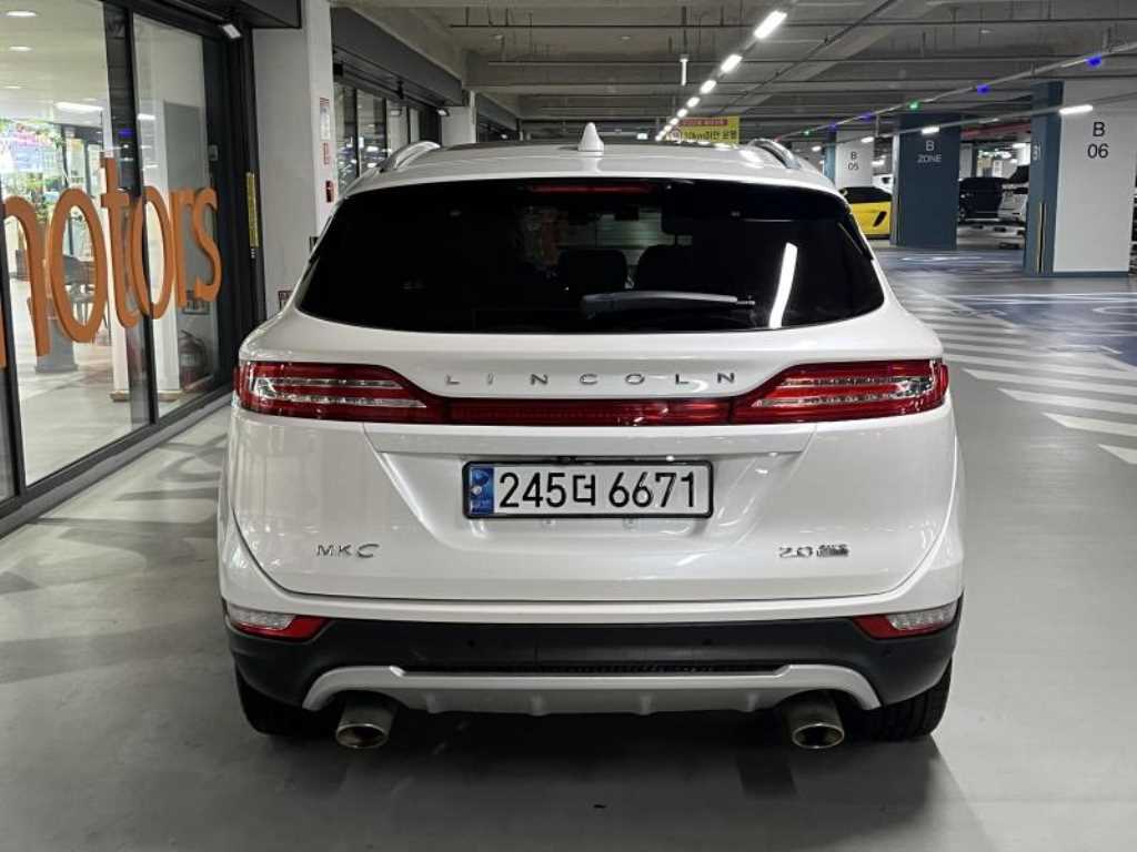 Lincoln MKC - Vista 5