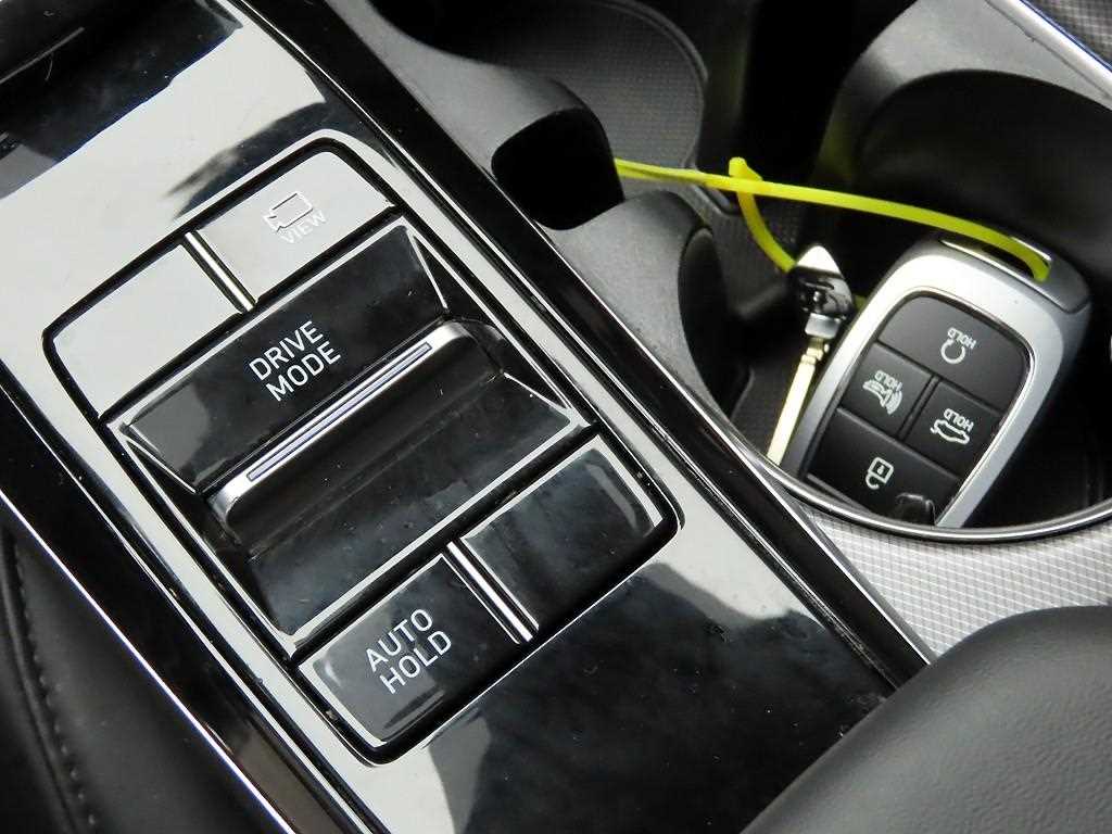 HYUNDAI Sonata - Vista 12