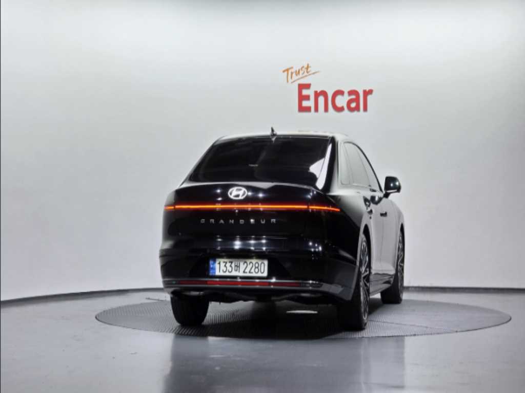 HYUNDAI Grandeur - Vista 4
