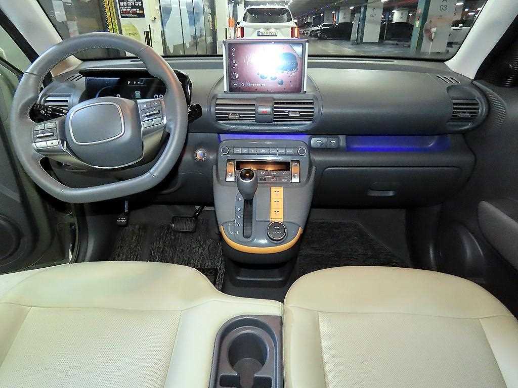 HYUNDAI Casper - Vista 10