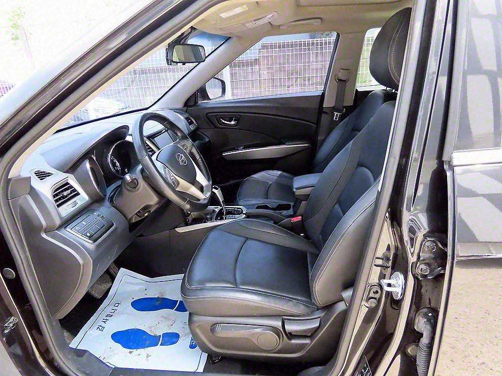 Ssangyong Tivoli - Vista 5