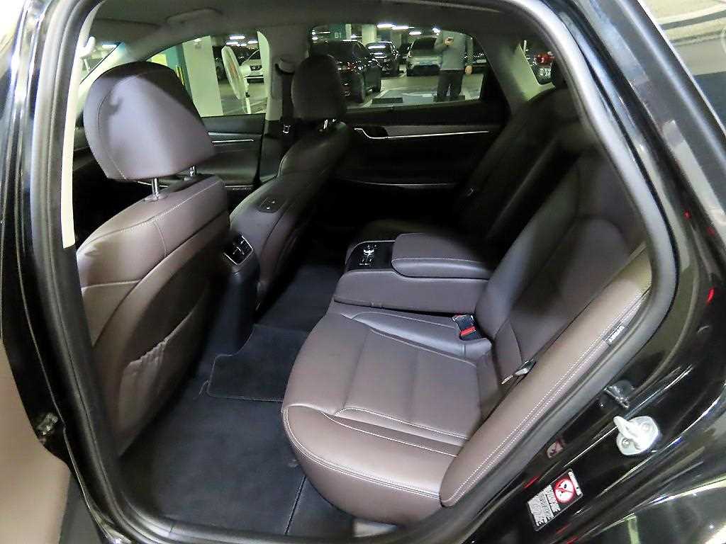 HYUNDAI Grandeur - Vista 7