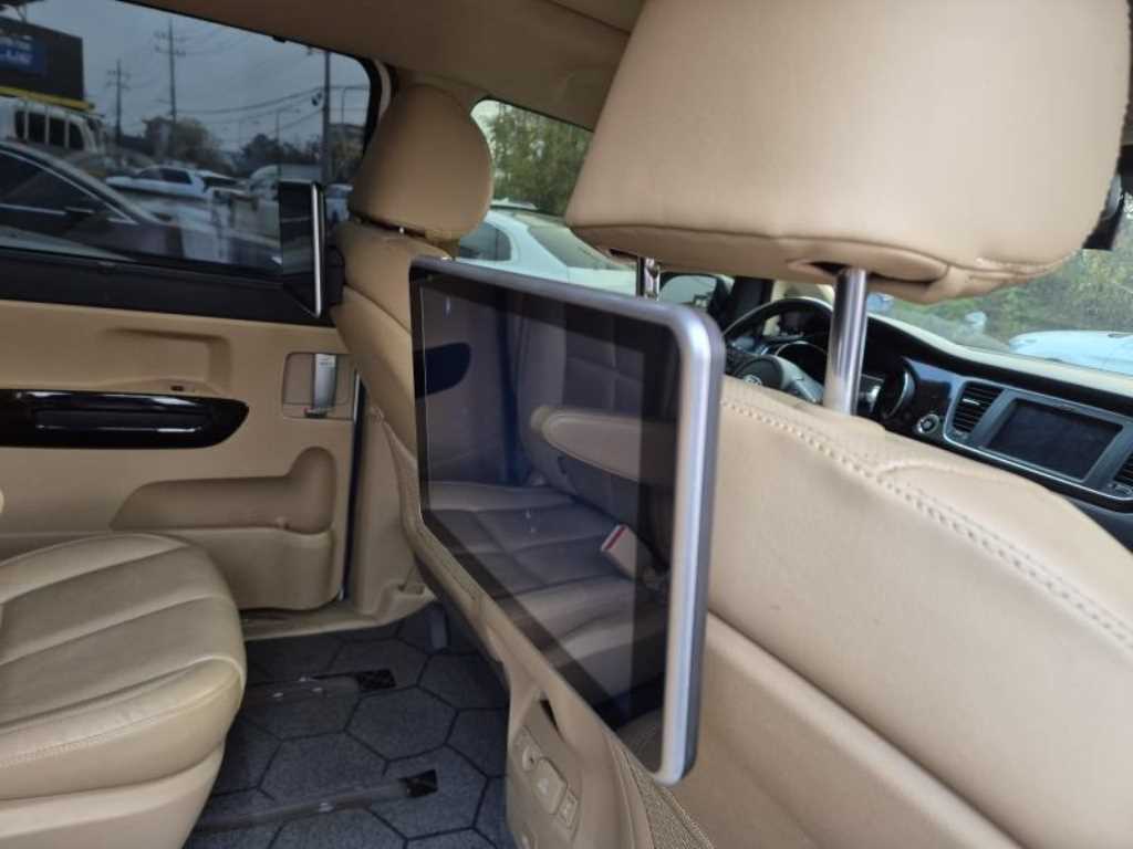 KIA Carnival - Vista 5