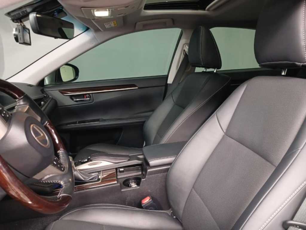 Lexus ES - Vista 7