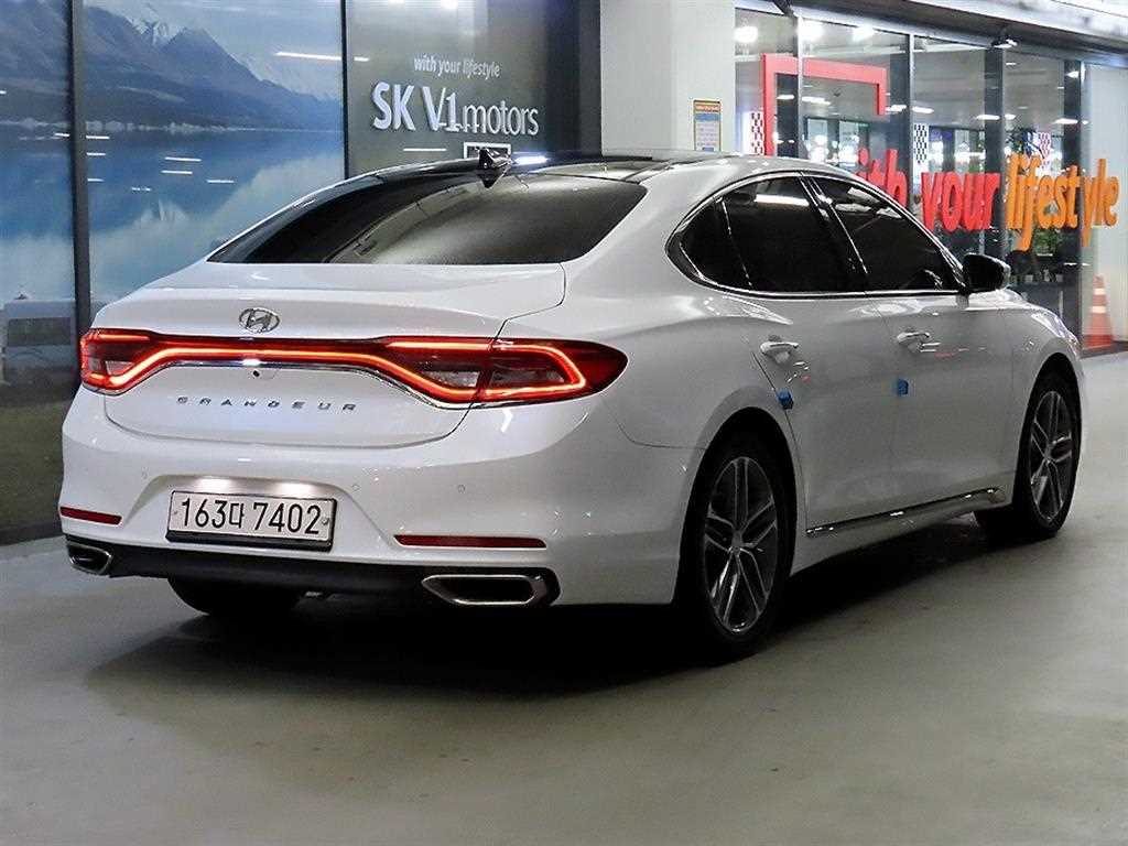 HYUNDAI Grandeur - Vista 4