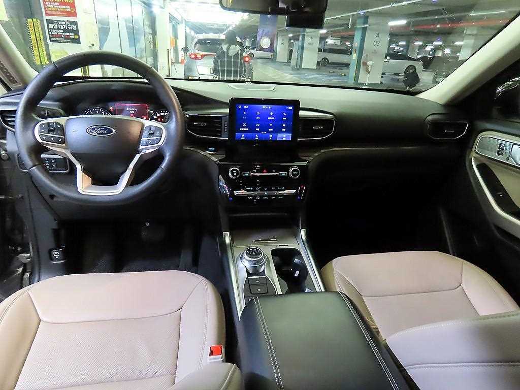 Ford Explorer - Vista 10