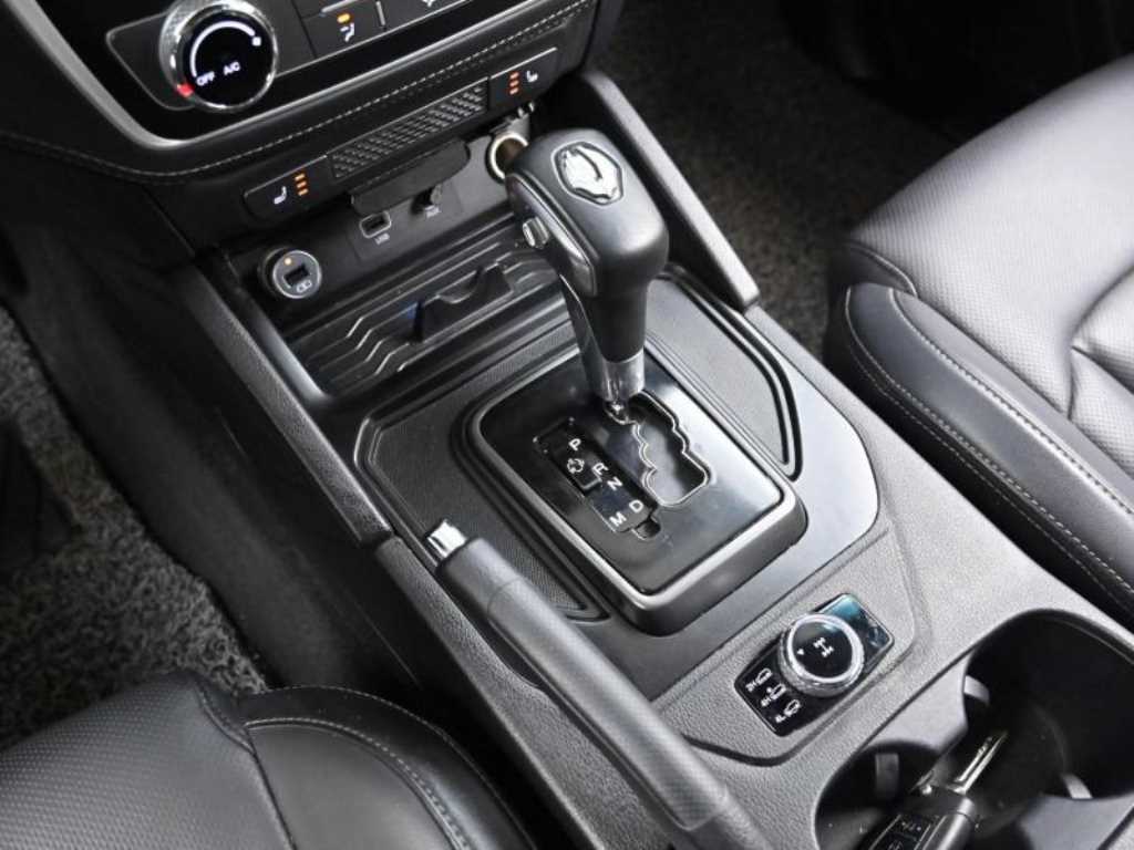 Ssangyong Rexton - Vista 9