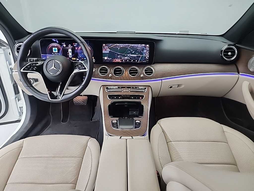 Mercedes Benz E class - Vista 7